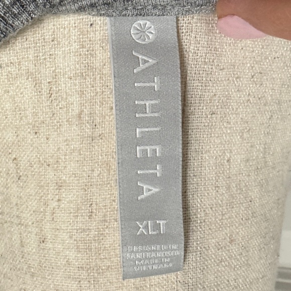 Athleta EUC❤️Gray Knit Relaxed Fit Top. - Picture 7 of 7